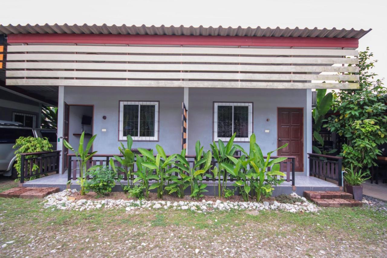 Oyo 75312 Banana Lodge Khao Lak Bagian luar foto