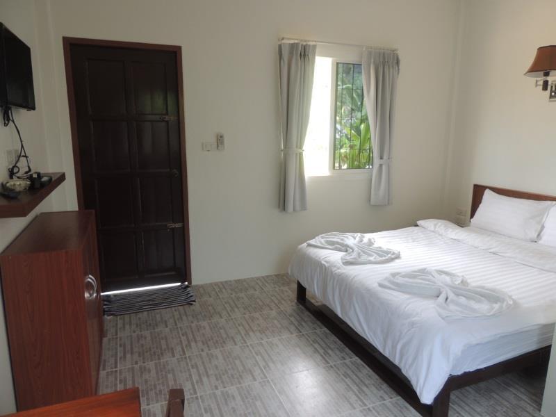Oyo 75312 Banana Lodge Khao Lak Bagian luar foto